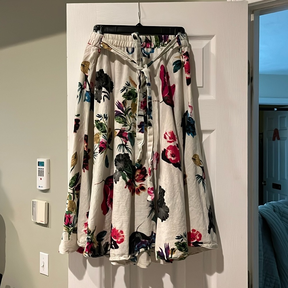 Great skirt for in between seasons!!